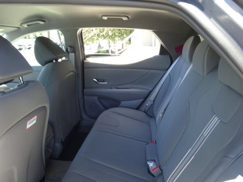 Used 2025 Hyundai Elantra Hybrid FWD image 20
