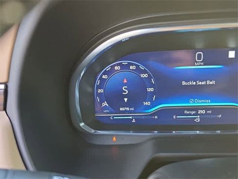 Used 2022 Chevrolet Suburban Premier image 34