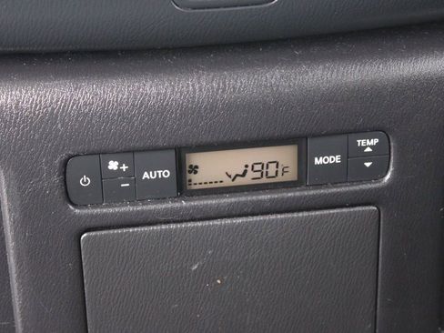 Used 2021 Nissan Armada SV image 25