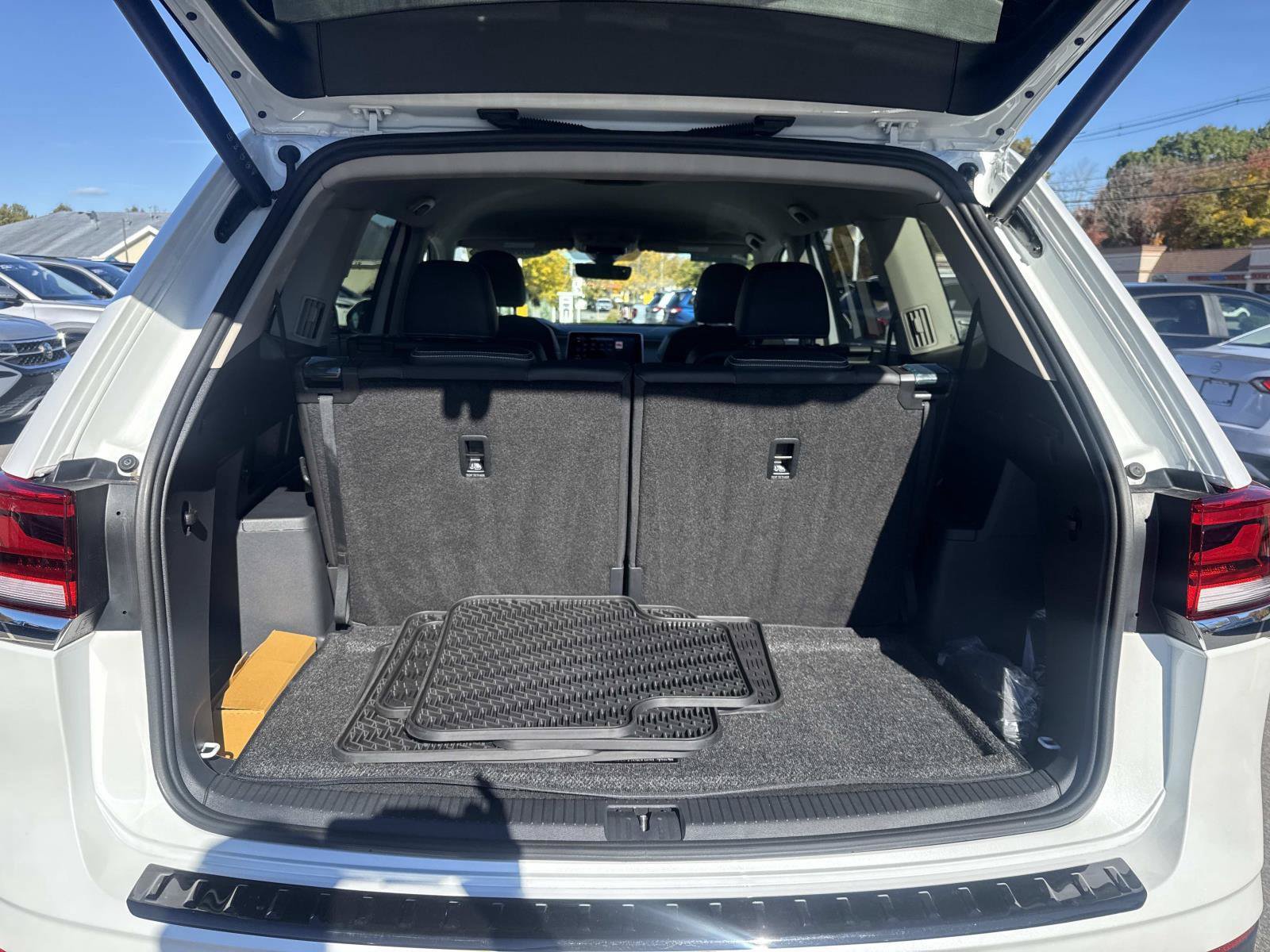Certified 2026 Volkswagen Atlas SE AWD/4WD image 7