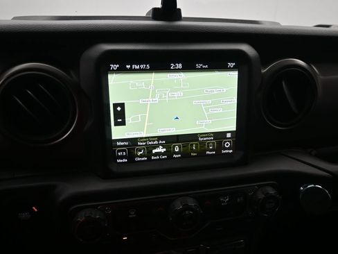 Used 2021 Jeep Gladiator Sport image 17