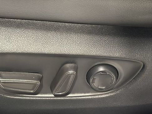 Used 2023 Toyota Sienna XSE AWD/4WD image 24