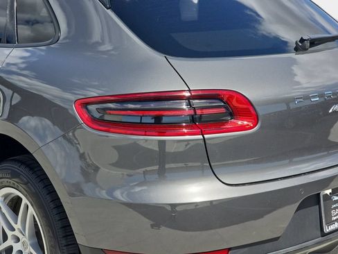 Used 2018 Porsche Macan AWD/4WD image 38