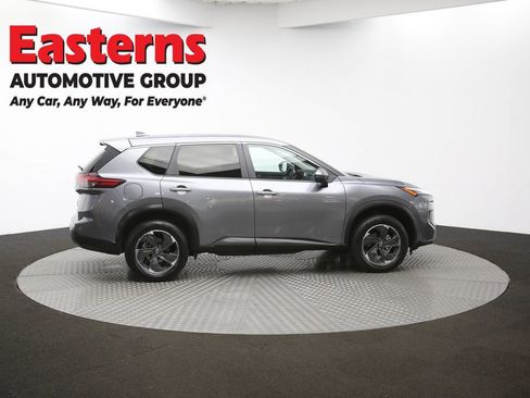 Used 2024 Nissan Rogue SV image 43
