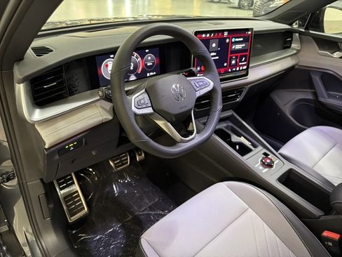 New 2026 Volkswagen Tiguan SE R-Line AWD/4WD image 15