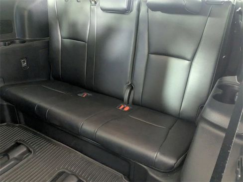 Used 2023 Toyota Highlander XLE image 28