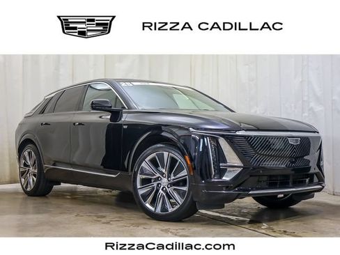 Certified 2025 Cadillac Lyriq Luxury w/ LPO, Floor Liner Package AWD/4WD image 1