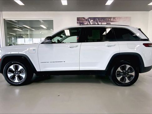 Used 2022 Jeep Grand Cherokee Limited 4xe AWD/4WD image 3