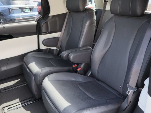 Used 2023 Kia Carnival SX Prestige FWD image 24