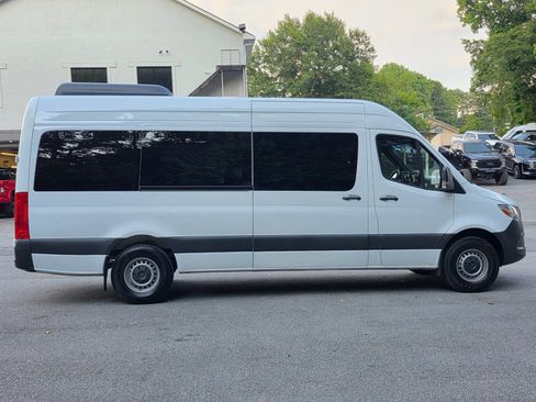 Used 2025 Mercedes-Benz Sprinter 2500 image 8
