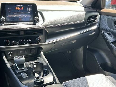 Used 2023 Nissan Rogue SV AWD/4WD image 24