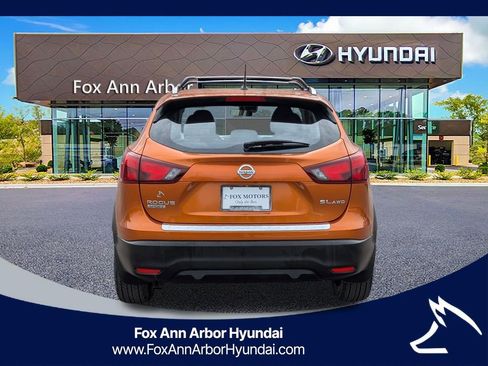 Used 2017 Nissan Rogue Sport SL w/ SL Premium Package image 4