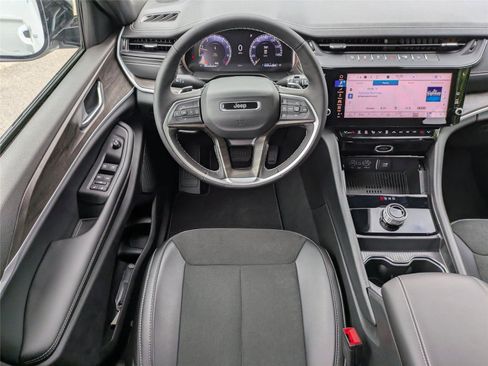 New 2026 Jeep Grand Cherokee Altitude RWD image 17