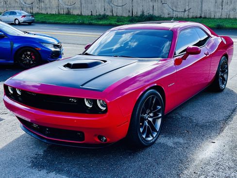 Used 2020 Dodge Challenger R/T image 8