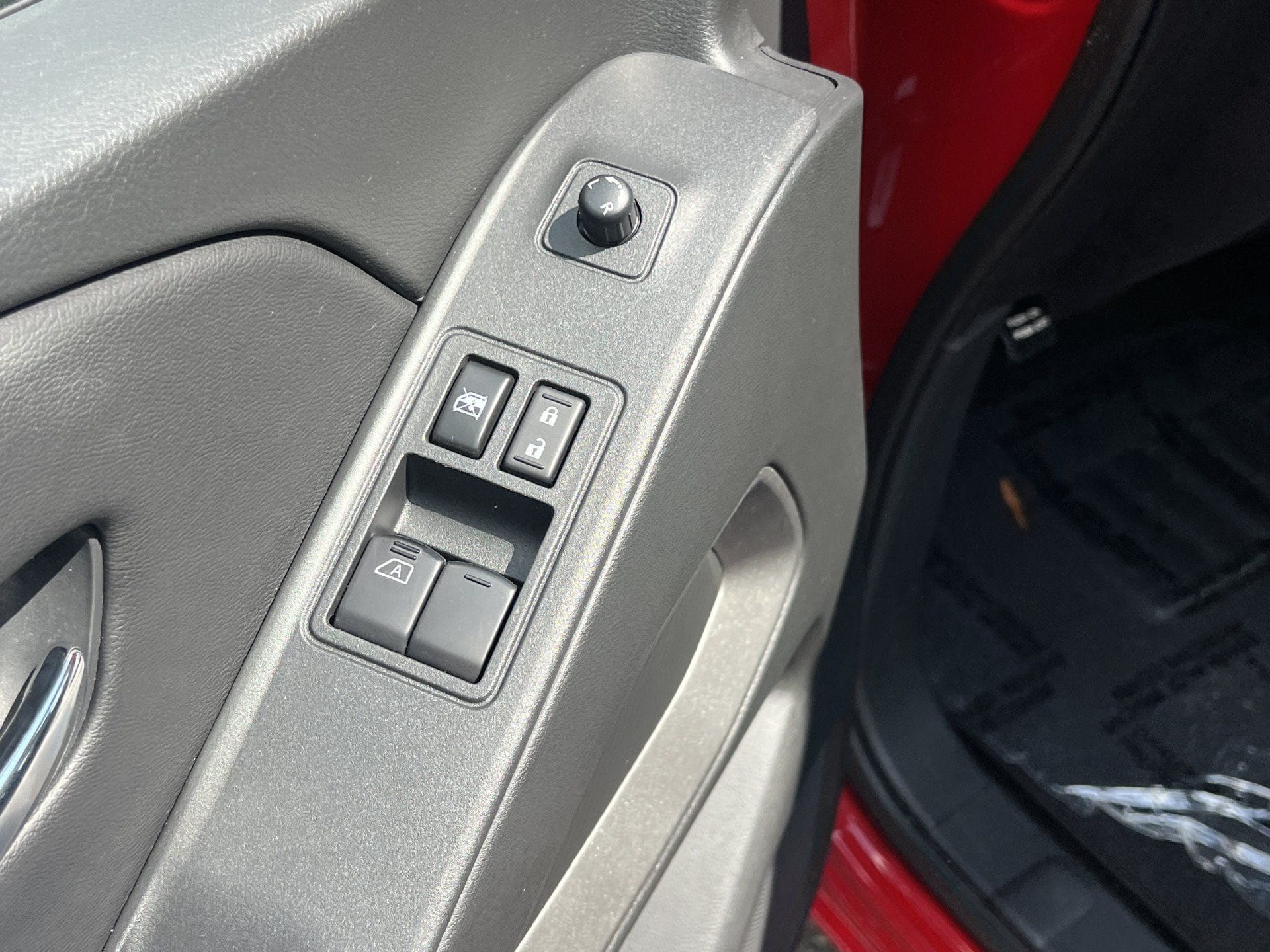 Certified 2025 Nissan Frontier SV RWD image 16