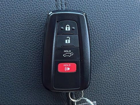 Used 2021 Toyota RAV4 XLE Premium AWD/4WD image 24