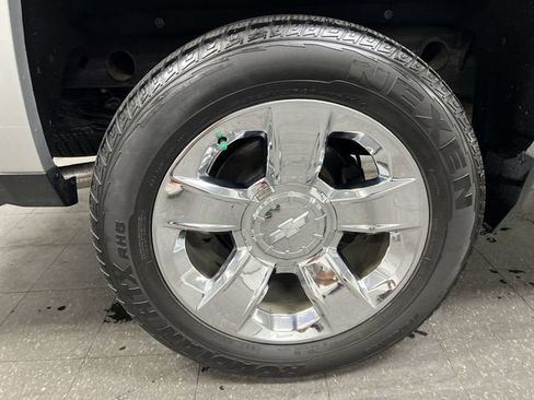 Certified 2018 Chevrolet Silverado 1500 LTZ w/ Sport Package AWD/4WD image 33