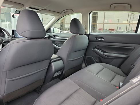 Used 2021 Nissan Altima 2.5 SV image 14