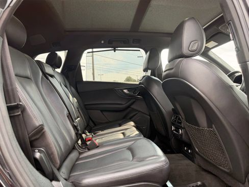 Used 2018 Audi Q7 3.0T Prestige w/ Prestige Package AWD/4WD image 32