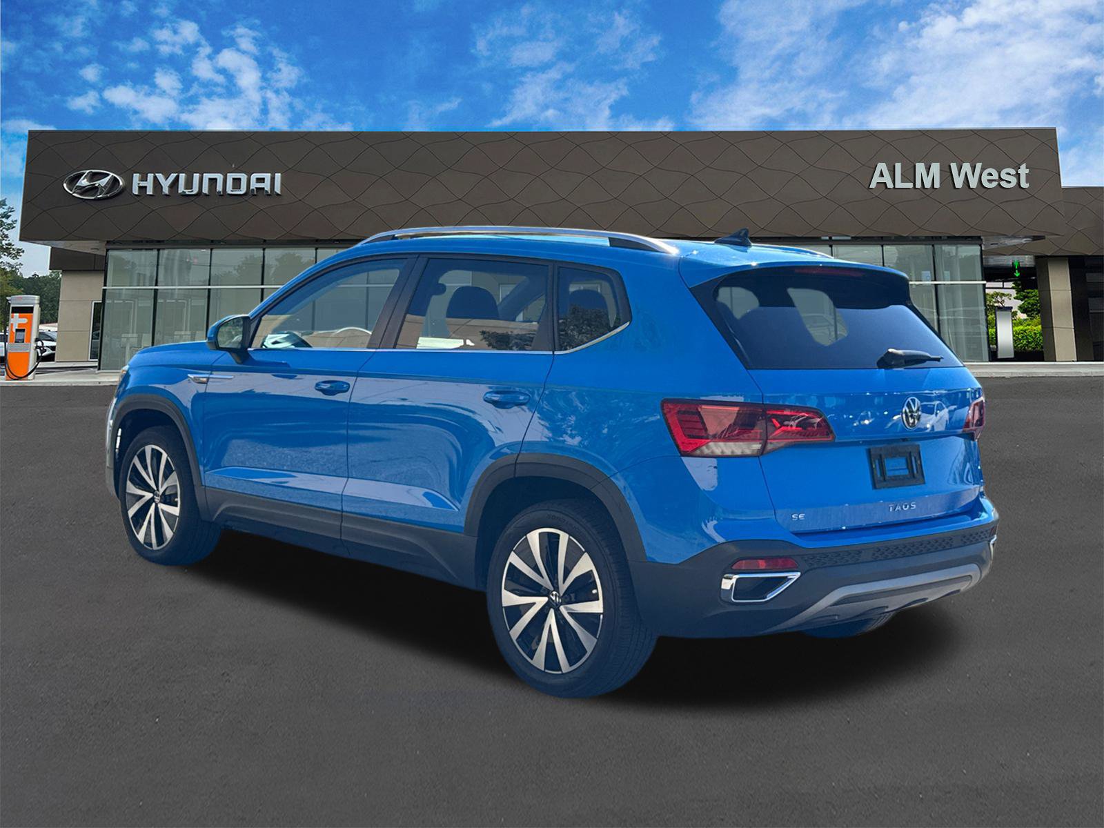 Used 2023 Volkswagen Taos SE FWD image 7
