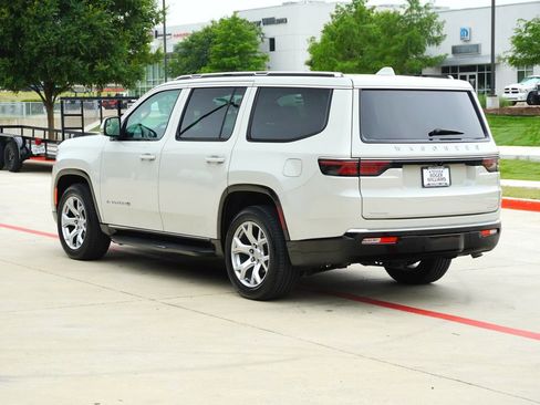 Used 2022 Jeep Wagoneer Series I w/ Premium Group I AWD/4WD image 3