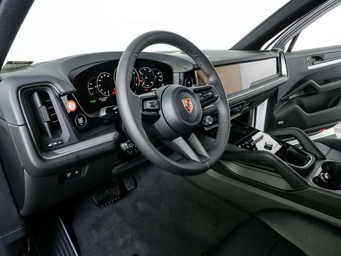 New 2026 Porsche Cayenne AWD image 4