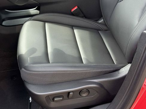 Used 2025 Buick Envision Preferred AWD/4WD image 44
