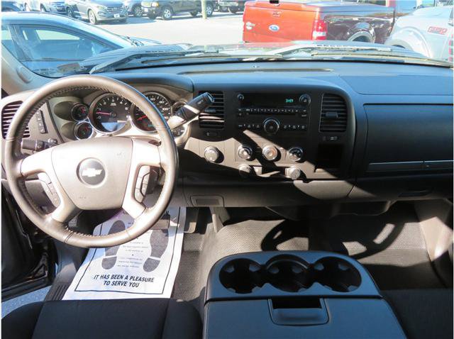 Used 2011 Chevrolet Silverado 2500 LT w/ Interior Plus Package AWD/4WD image 5
