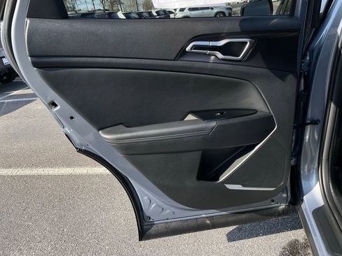 Used 2025 Kia Sportage EX w/ Premium Package image 40