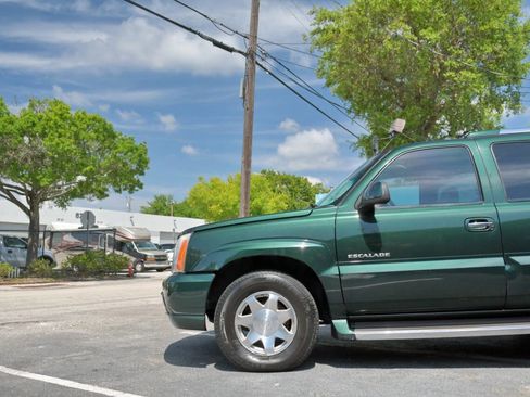 Used 2002 Cadillac Escalade AWD image 5