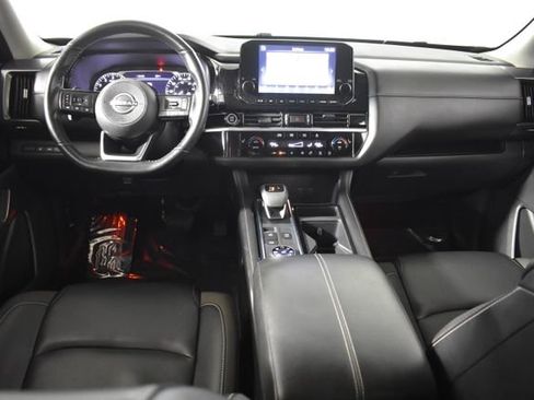 Certified 2024 Nissan Pathfinder SL w/ Black Appearance Package image 29