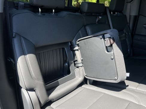 New 2026 Chevrolet Silverado 1500 LT Trail Boss w/ LT Trail Boss Premium Package AWD/4WD image 36