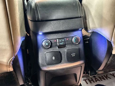 Used 2017 Ford Explorer Platinum AWD/4WD image 29