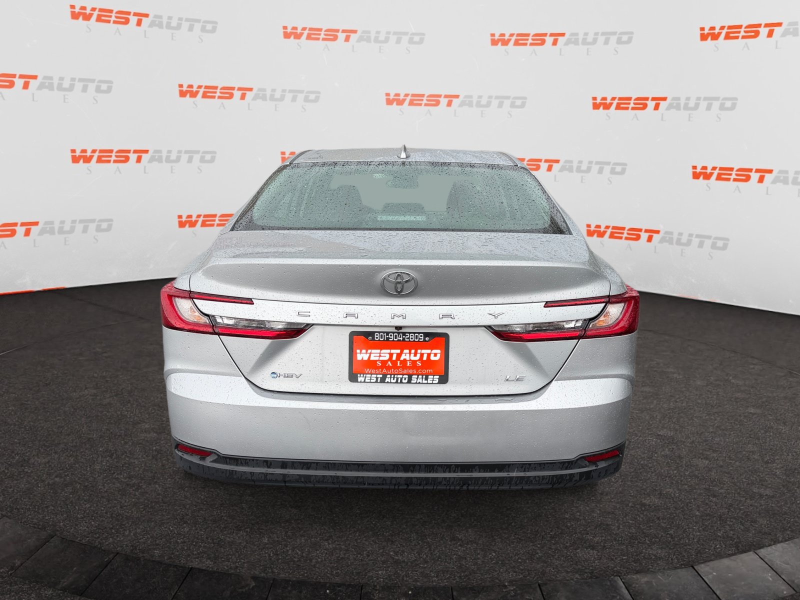 Used 2025 Toyota Camry LE FWD image 4