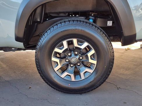 Certified 2023 Toyota Tacoma TRD Off-Road image 4