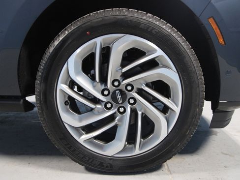 New 2025 Lincoln Navigator Reserve AWD/4WD image 38