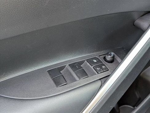 Used 2024 Toyota Corolla Cross LE image 24