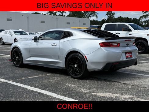 Used 2017 Chevrolet Camaro LT RWD image 8