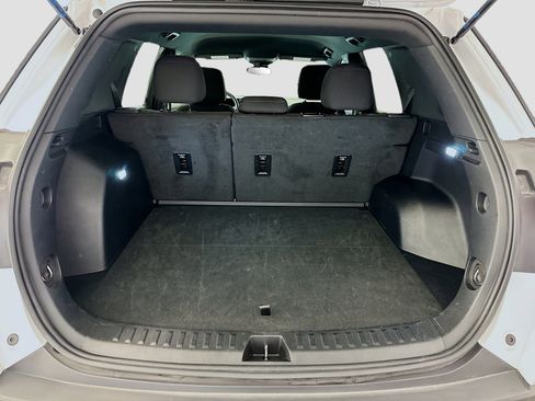 Used 2025 GMC Terrain Elevation image 30