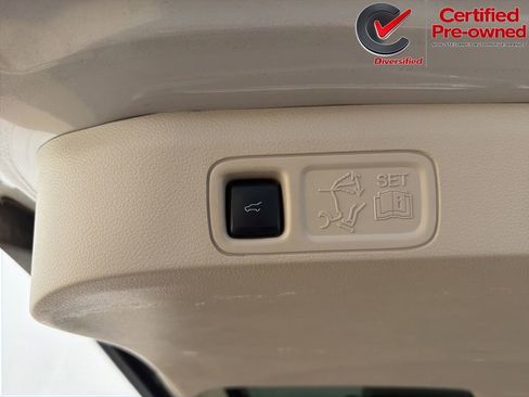 Used 2020 Lincoln Navigator 2WD image 24