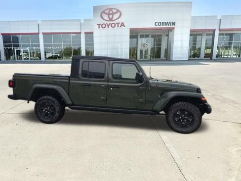 Used 2021 Jeep Gladiator Sport AWD/4WD image 6