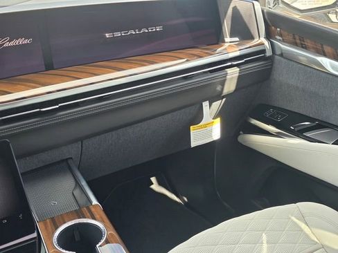 New 2026 Cadillac Escalade Platinum Sport AWD/4WD image 20