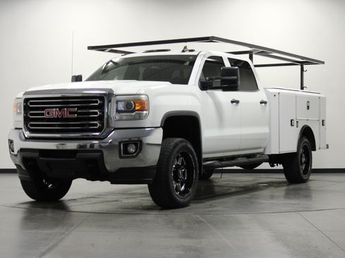 Used 2015 GMC Sierra 2500 SLE w/ SLE Preferred Package AWD/4WD image 8