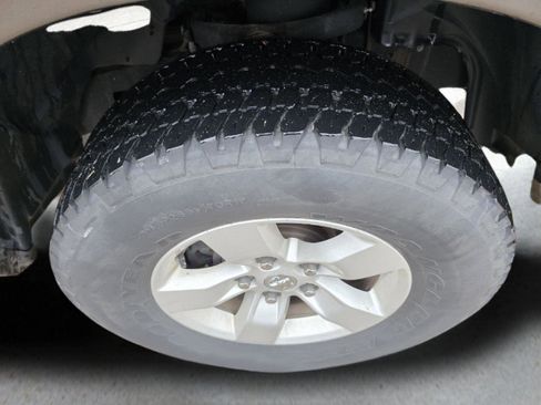 Used 2017 RAM 1500 Classic SLT image 39