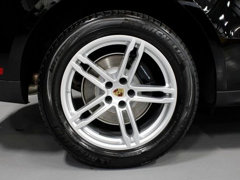 New 2026 Porsche Macan AWD/4WD image 13