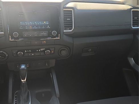 Used 2024 Nissan Frontier SV w/ SV Convenience Package image 20