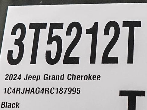 Used 2024 Jeep Grand Cherokee Altitude AWD/4WD image 31