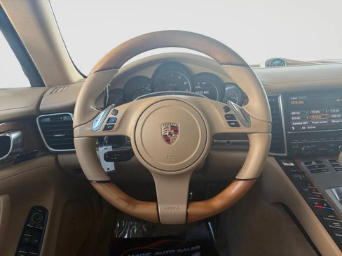 Used 2012 Porsche Panamera 4 image 28