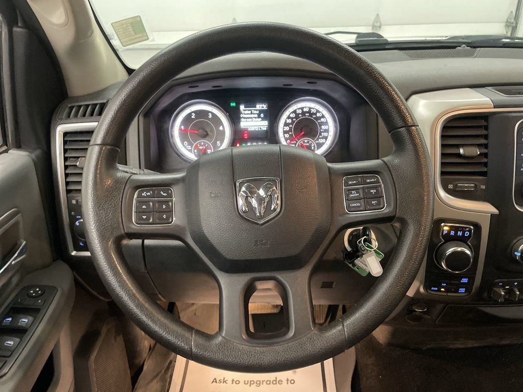 Used 2015 RAM 1500 Classic SLT AWD/4WD image 5
