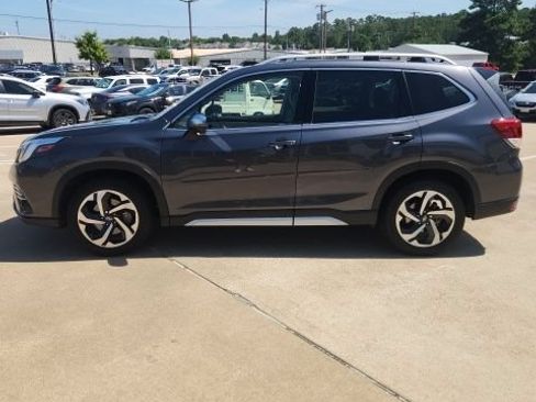 Used 2024 Subaru Forester Touring w/ Convenience Package AWD/4WD image 8
